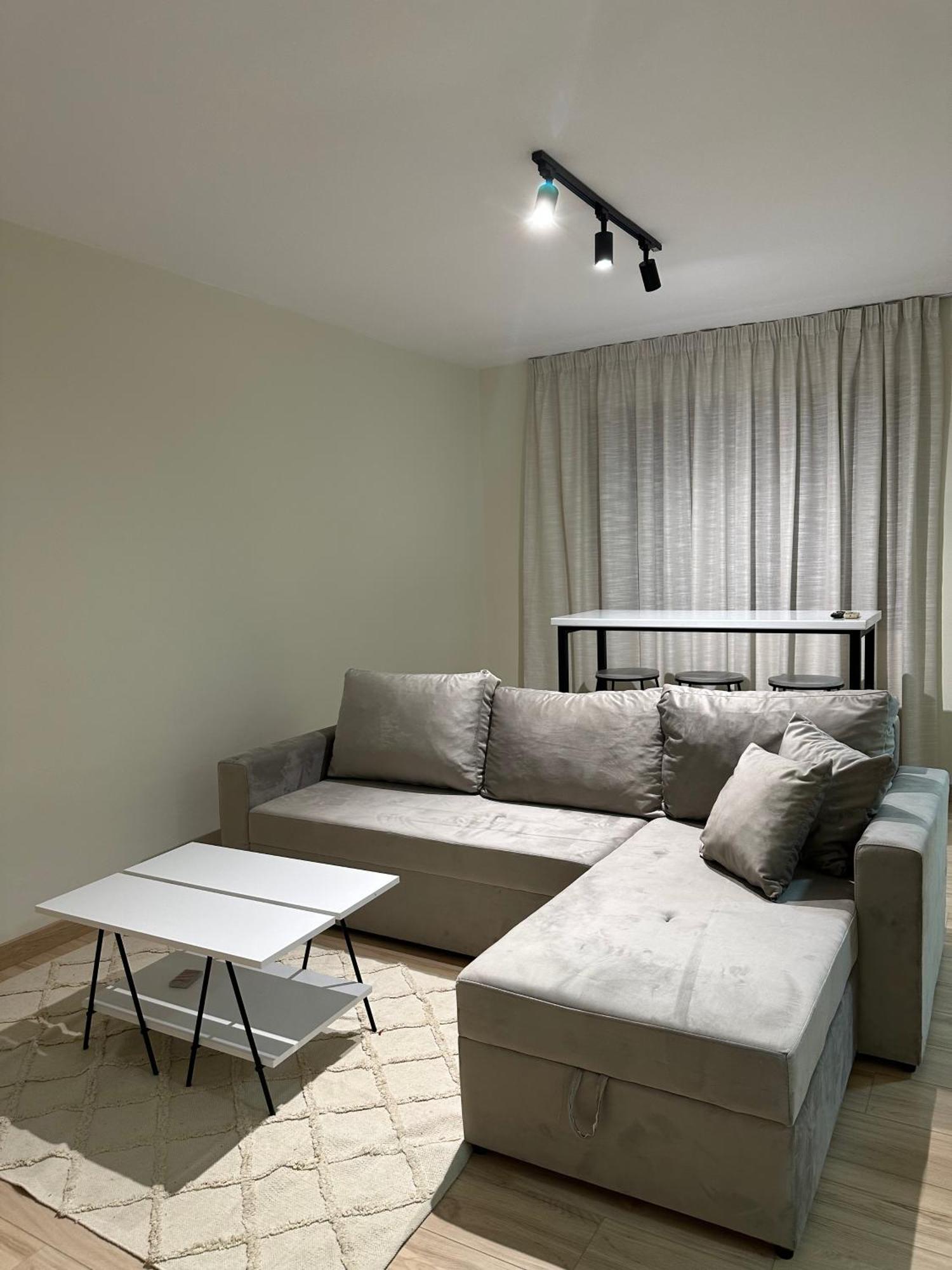 White Apartment, In The Center Of Tirana Kültér fotó